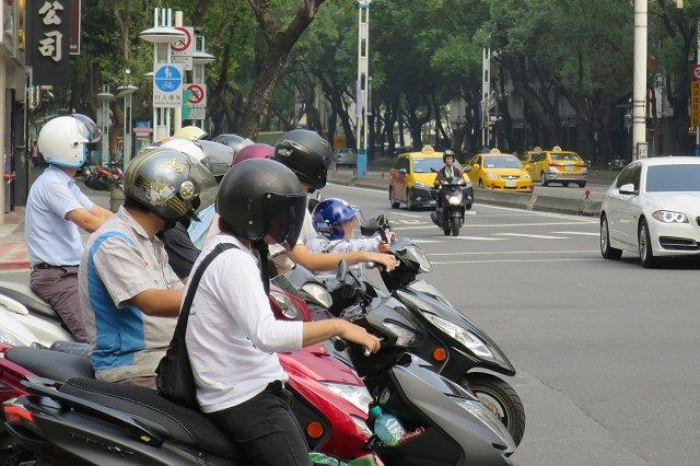 子供と二人乗りのバイク